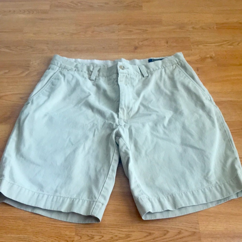 Polo Men’s Khaki Shorts Size 32